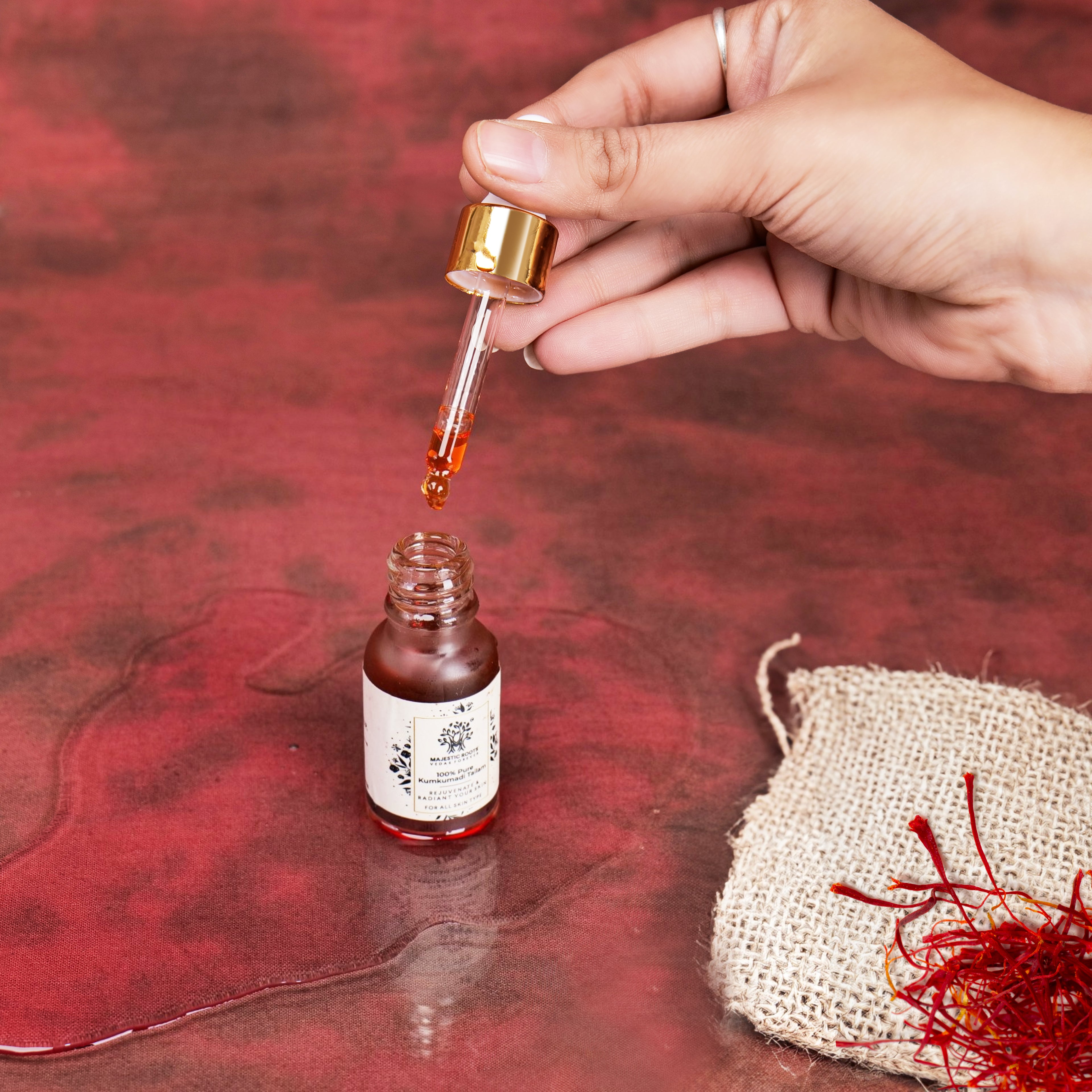 Kumkumadi face oil with Pure Ayurvedic Saffron & Sandal